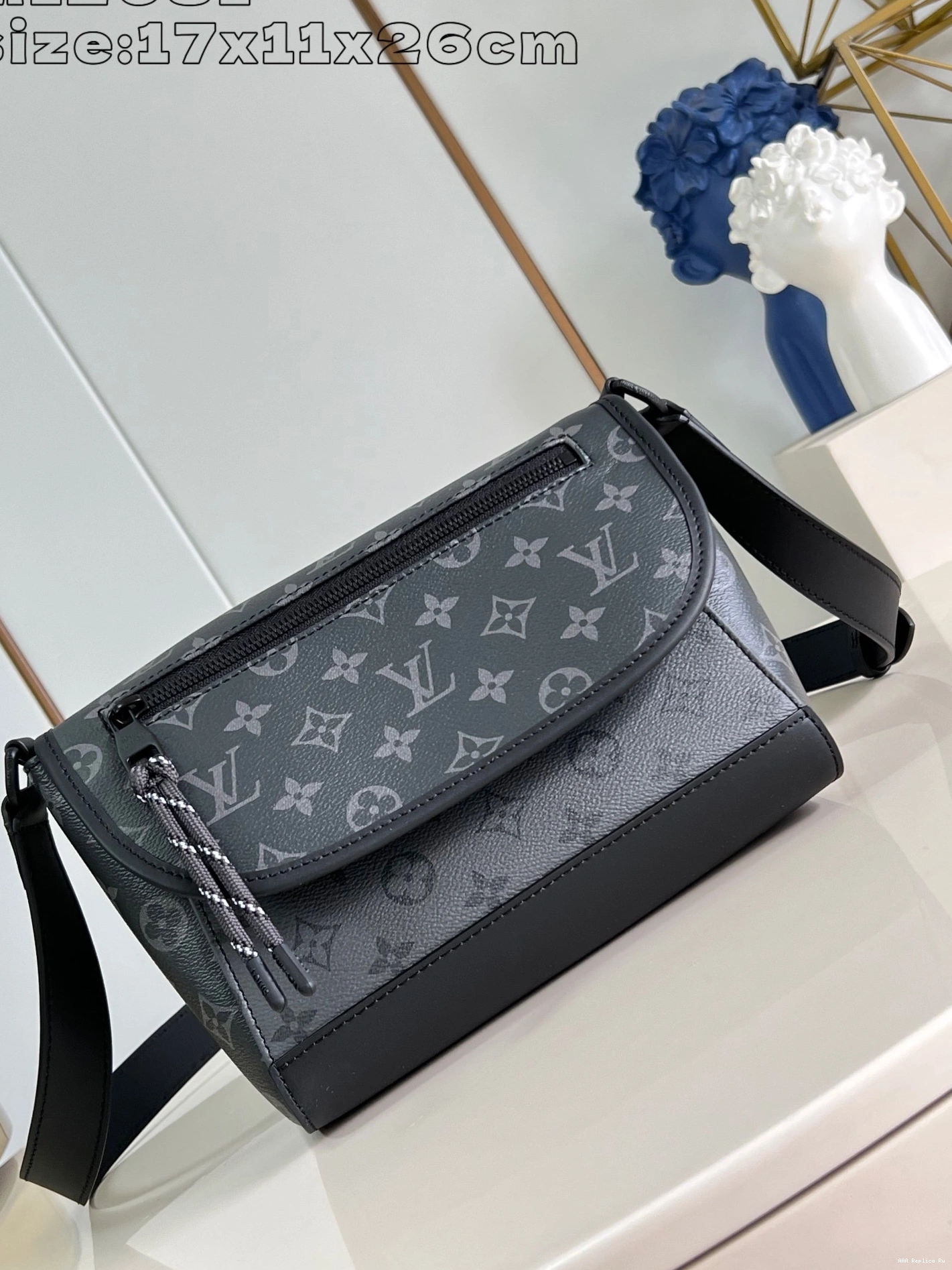 AAA Replica Ru Vuitton Pulse Louis Messenger 0714